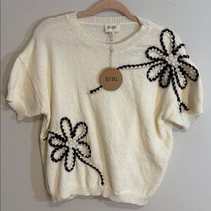 NWT 3D Textured Floral Yarn Embroidery Short Sleeve Sweater / Bibi Small